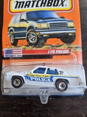 NWT 1999 Matchbox LTD Police Car
